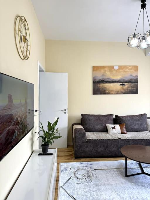 Sol Apartments - 2 Bedrooms Shkodra Kültér fotó