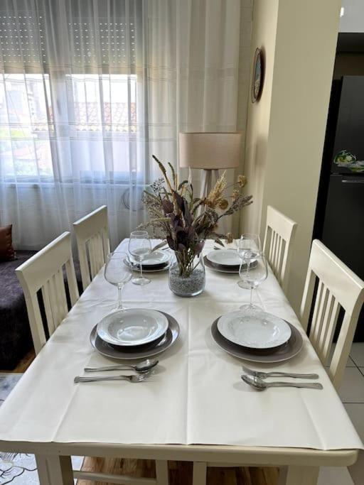 Sol Apartments - 2 Bedrooms Shkodra Kültér fotó