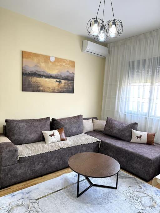 Sol Apartments - 2 Bedrooms Shkodra Kültér fotó